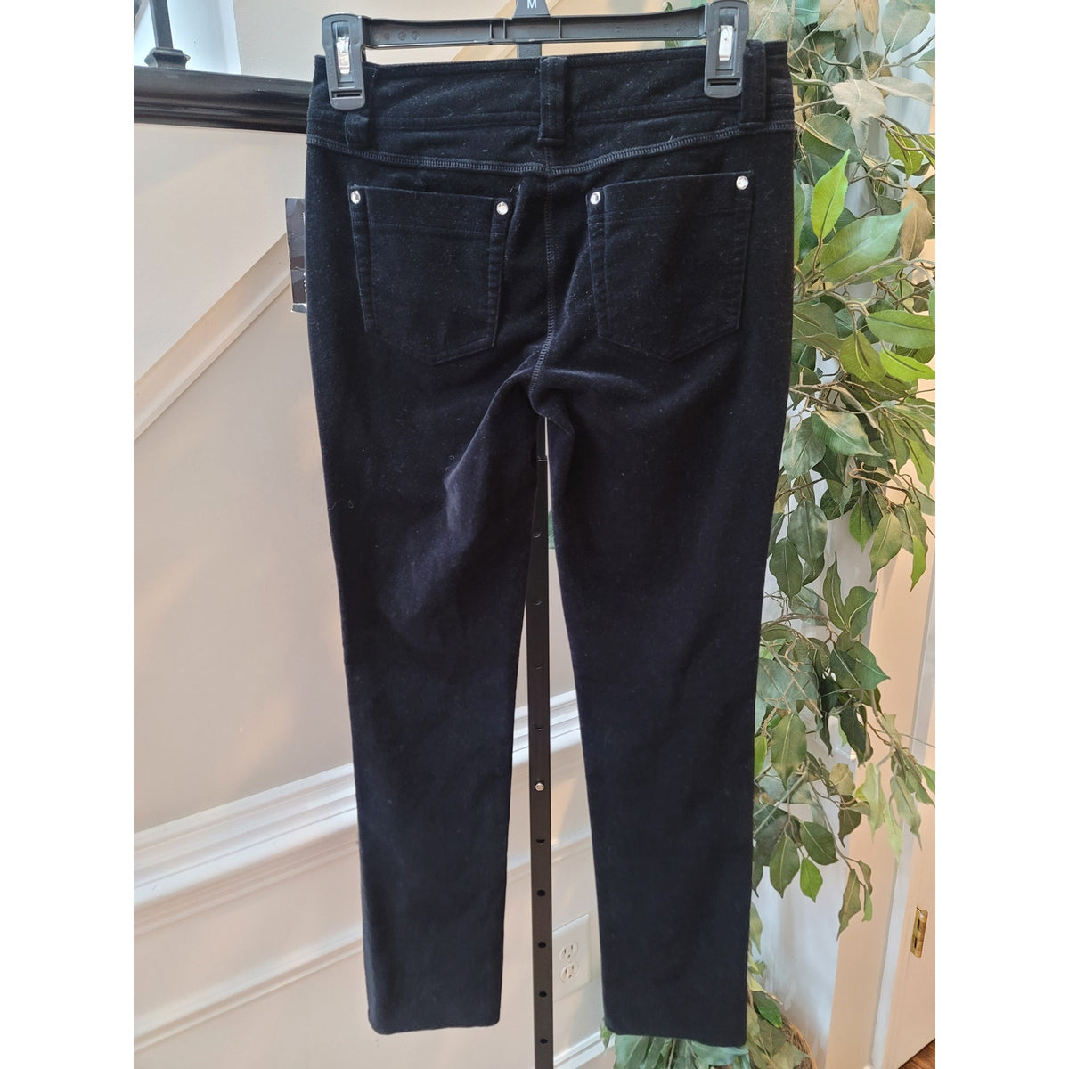 INC International Concepts Skinny Pants Women's Size 0P Black Velvet Stretch