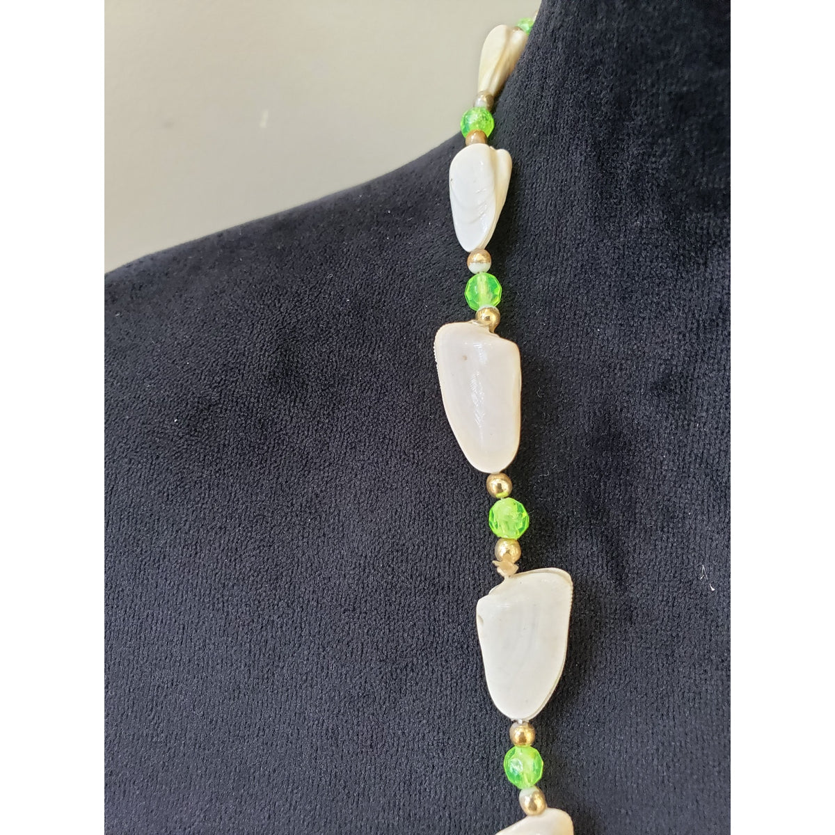Womens Fashion Luna Green Golden Beads Natural Pastel Shell Necklace Jewelry
