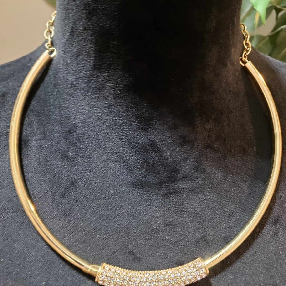 Vintage Women Clear Rhinestone Crown Trifari Necklace Jewelry with Lobster Clasp