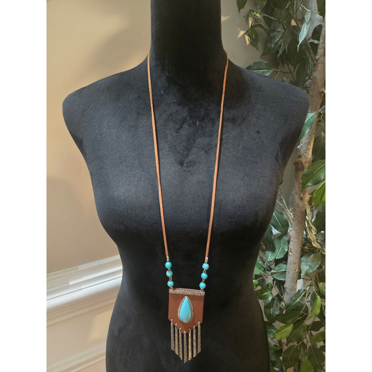 Women's Boho Turquoise Pendant Necklace With Fringe Design And Lobster Clasp