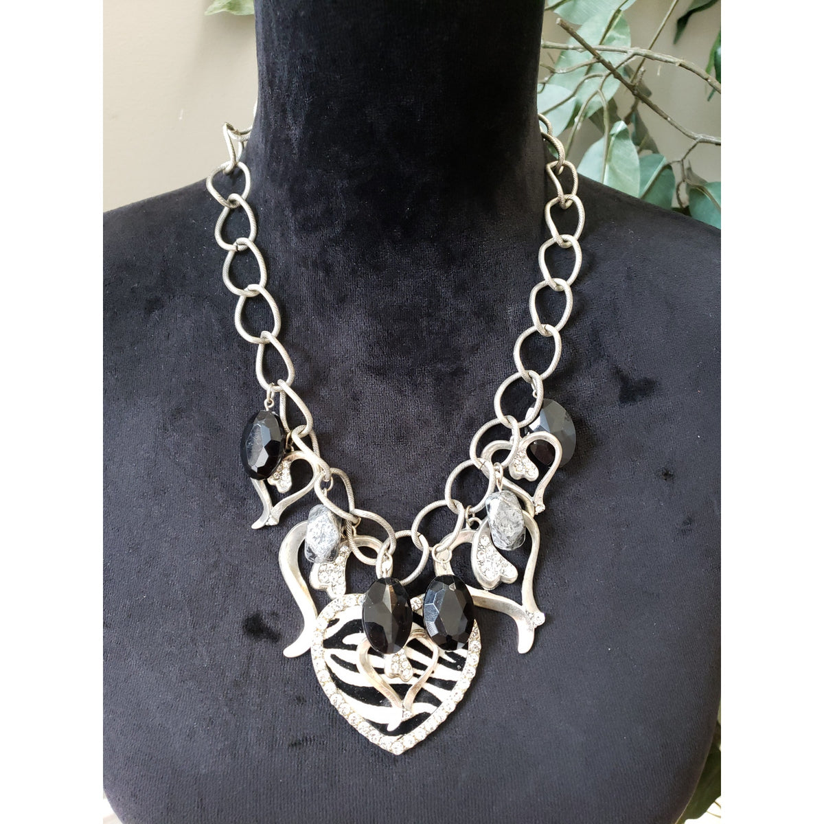 Womens Silver Tone Chunky Black Beads Rhinestone Drippy Hollow Hearts Necklace