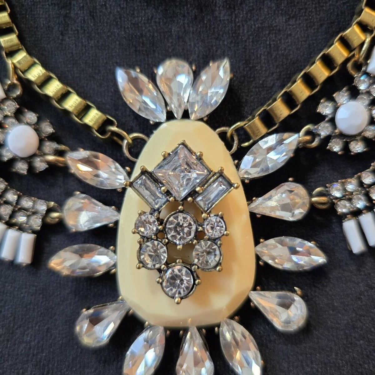 Women Yellow & Clear Crystal Acrylic Pendant Statement Necklace w/ Lobster Clasp