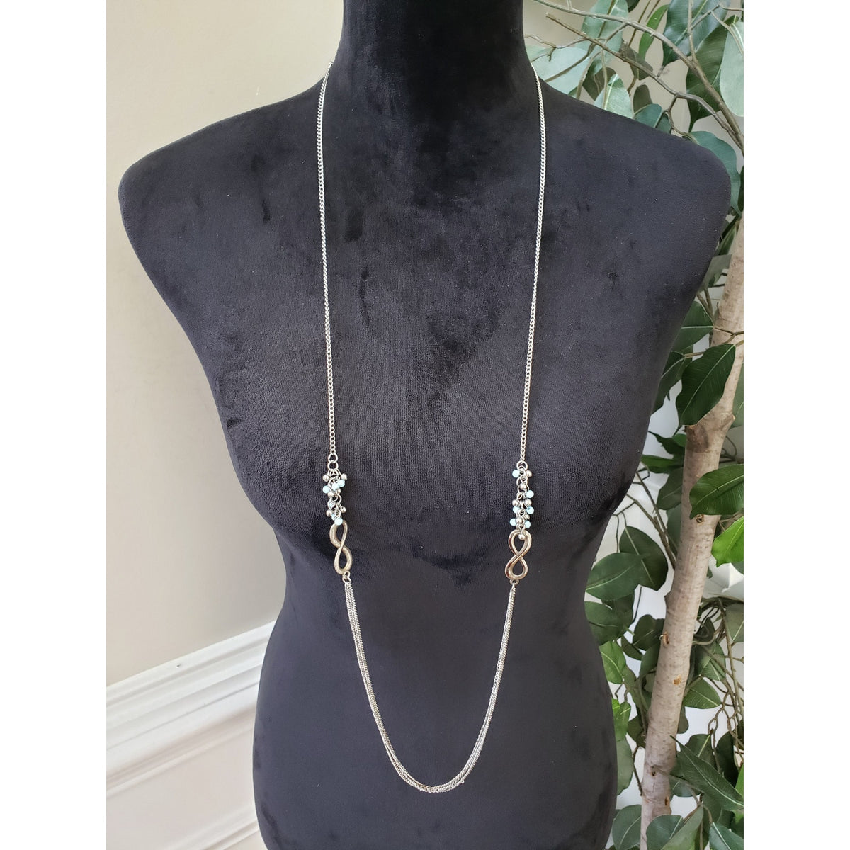 Women Silver Tone Acrylic & Metal Beads Long Chain Necklace Jewelry with Lobster