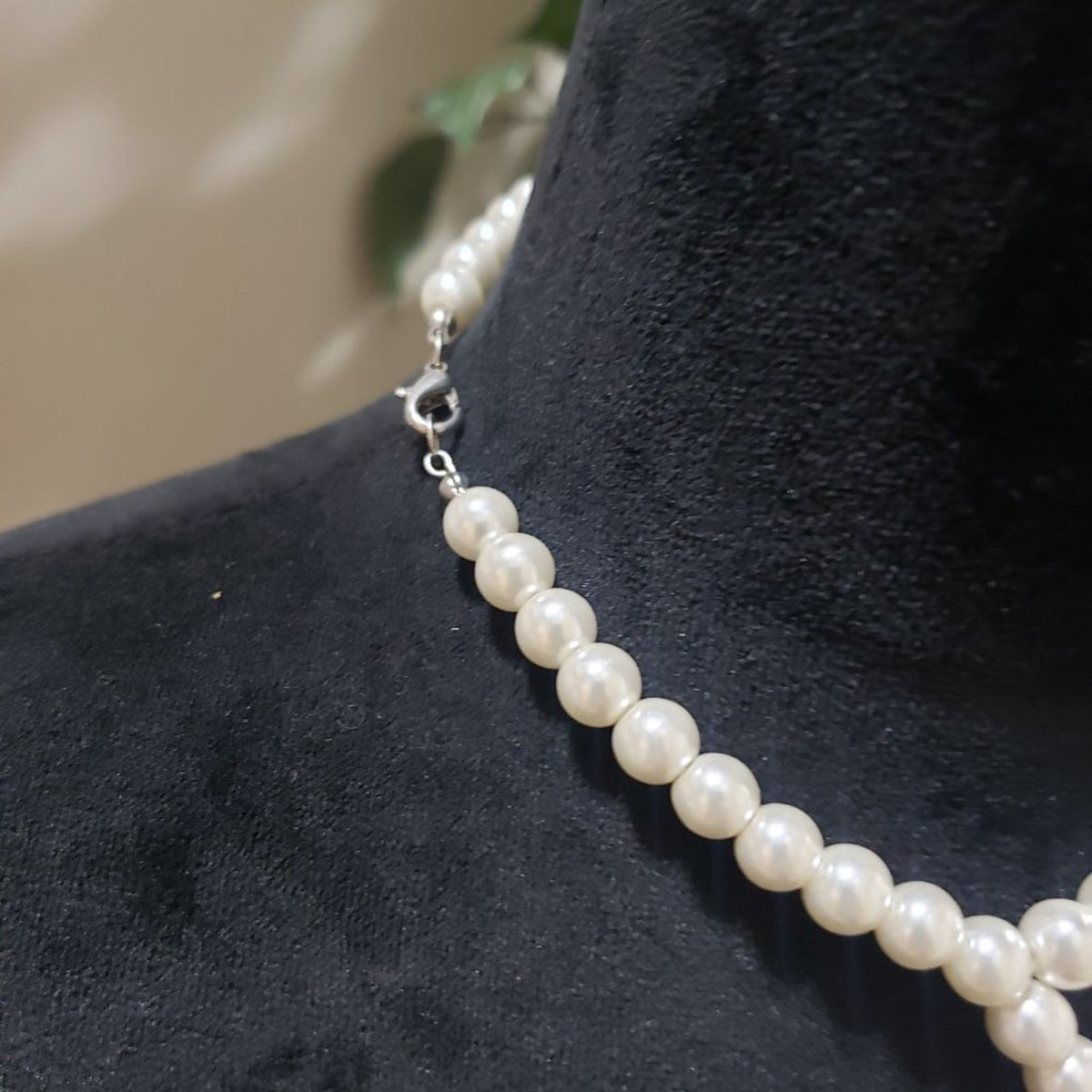 Womens Fashion Double Strand Chunky Faux Pearl Beaded Choker Necklace w/ Lobster