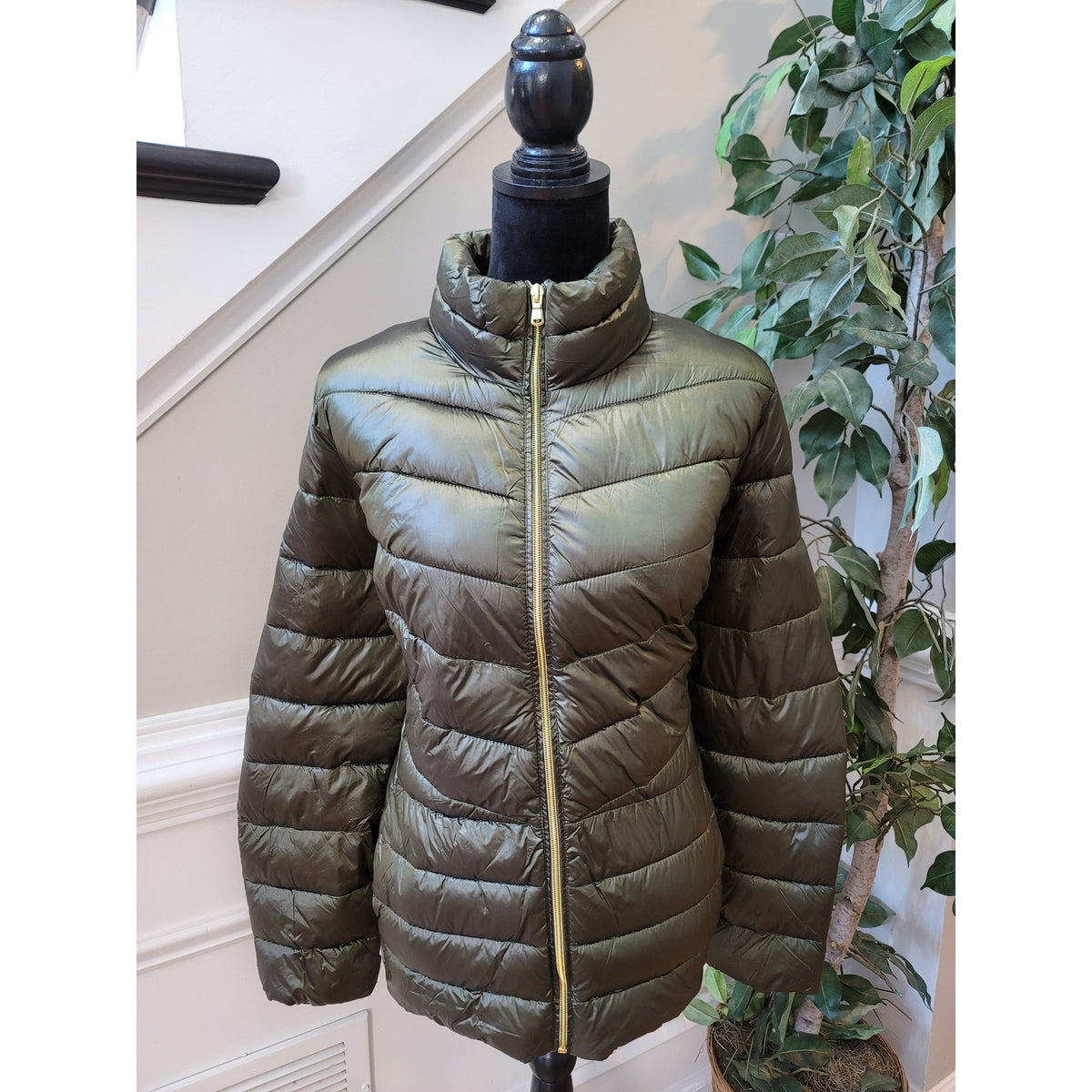 Esmara Puffer Jacket Women’s SZ XL Olive Green Quilted Front Zipper Long Sleeve