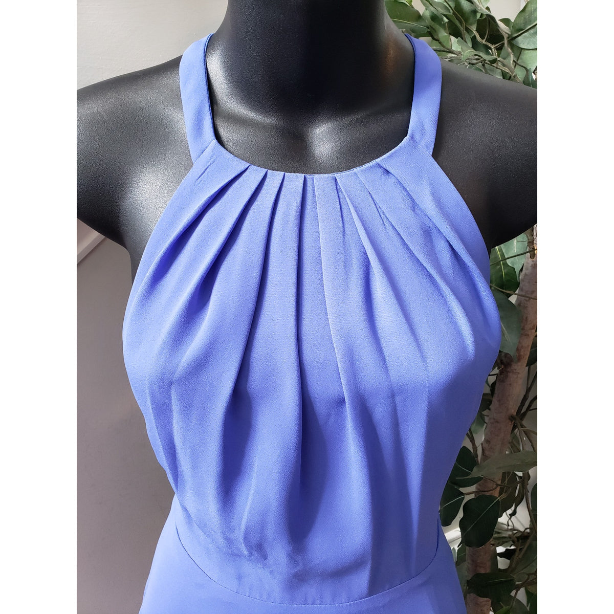 Express Knee Length Dress Women's Size 8 Blue Sleeveless Pleated Keyhole Back