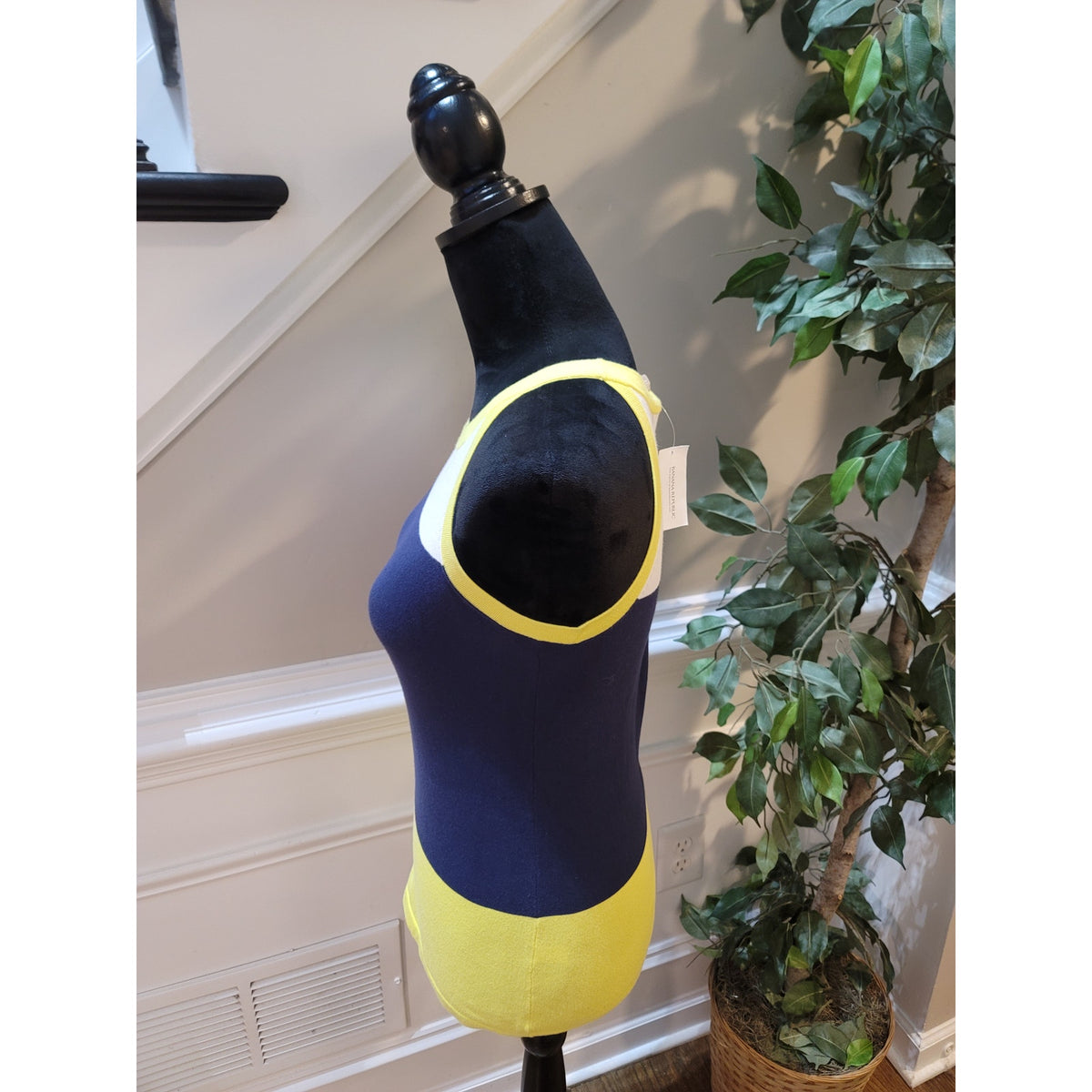Banana Republic Tank Top Women's Small Blue/Yellow Comfort Round Neck Sleeveless