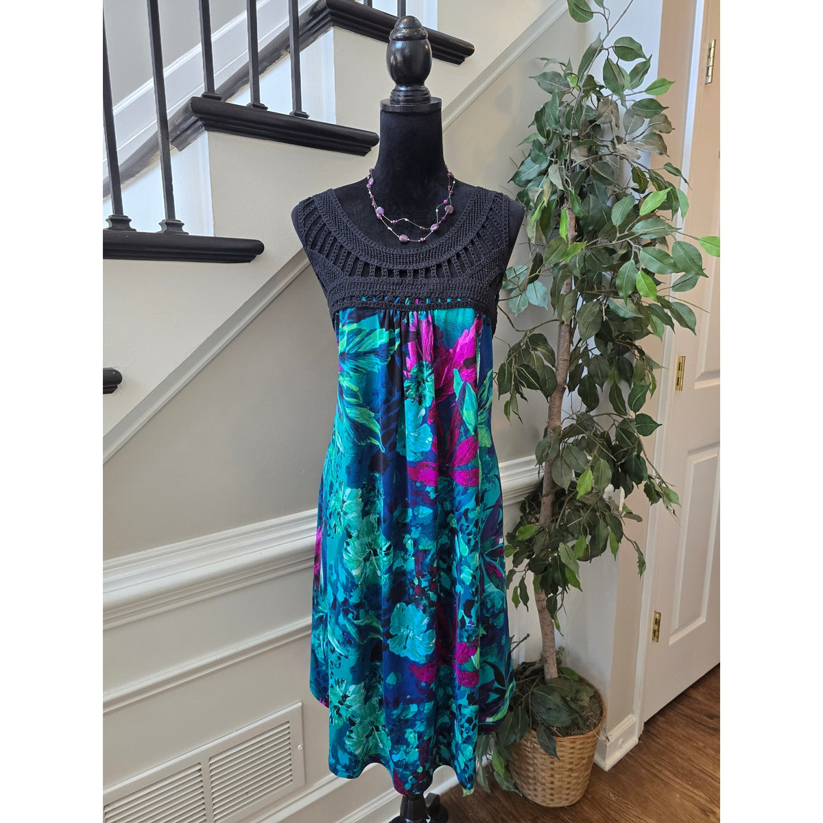 Kate & Mallory Shift Dress Women's SZ XL Multicolor Floral Pleated Back Zipper