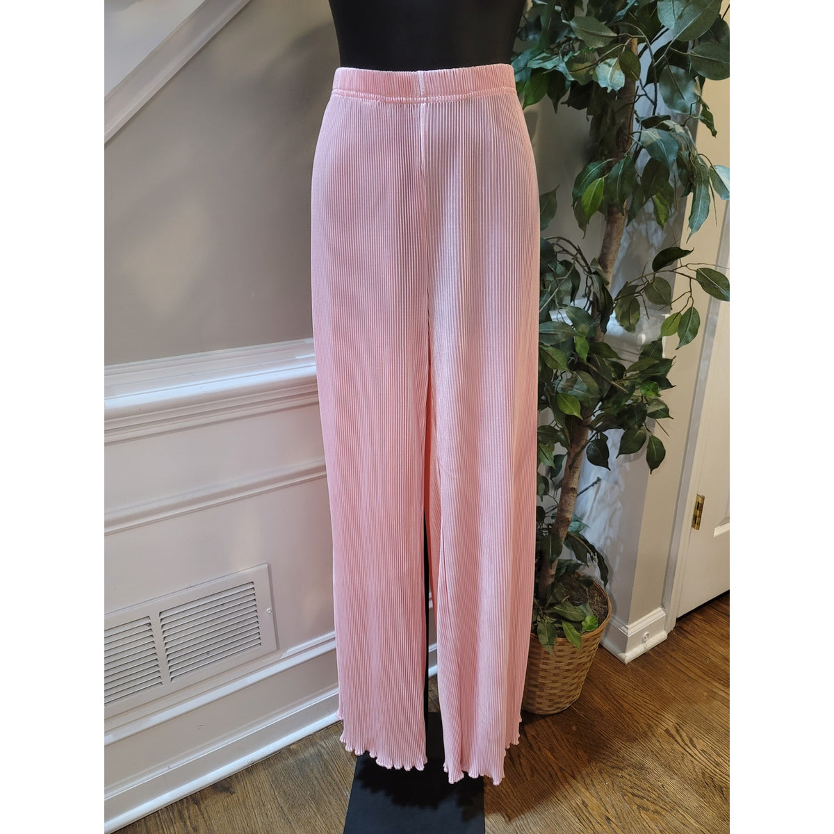 Lounge Set Women's SZ XL Pink Pleated Button Up Front Drop Shoulder Lettuce Hem