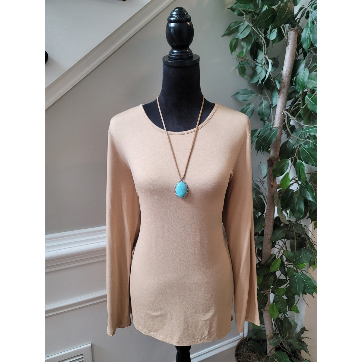 Chico's Top Women's Size 2/L Beige Long Sleeve Stretch Crew Neck Knit Blouse