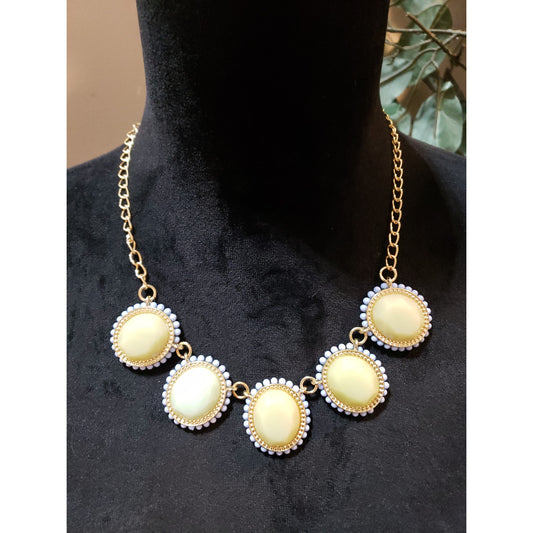 Women Fashion Gold Tone White Yellow Acrylic Bead Medallion Statement Necklace