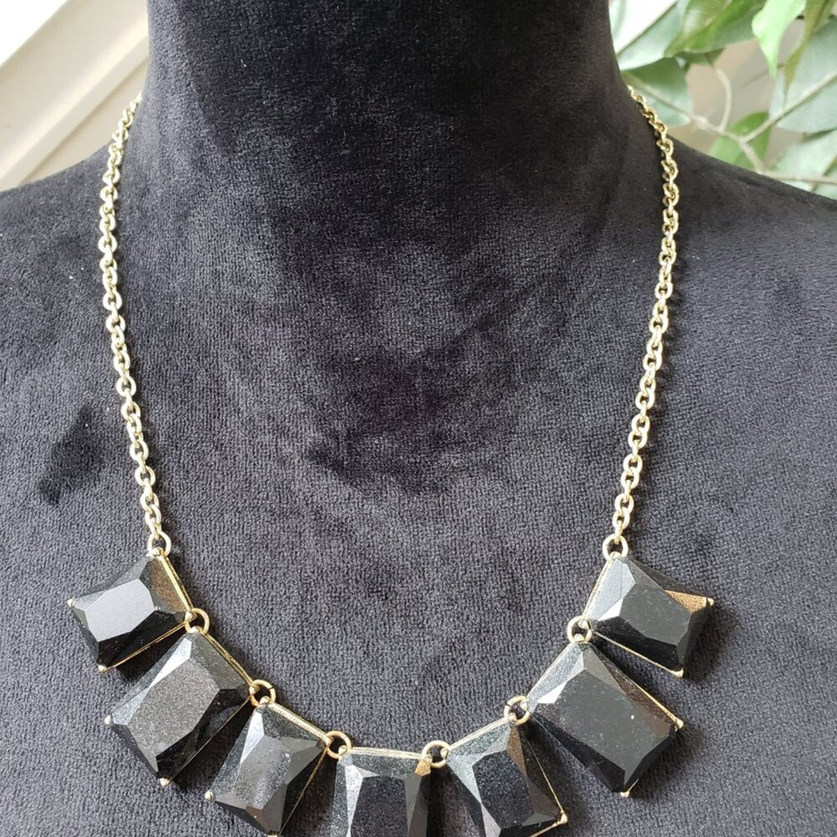 Womens Fashion Black Stone Gold Tone Chain Necklace Jewelry with Lobster Clasp