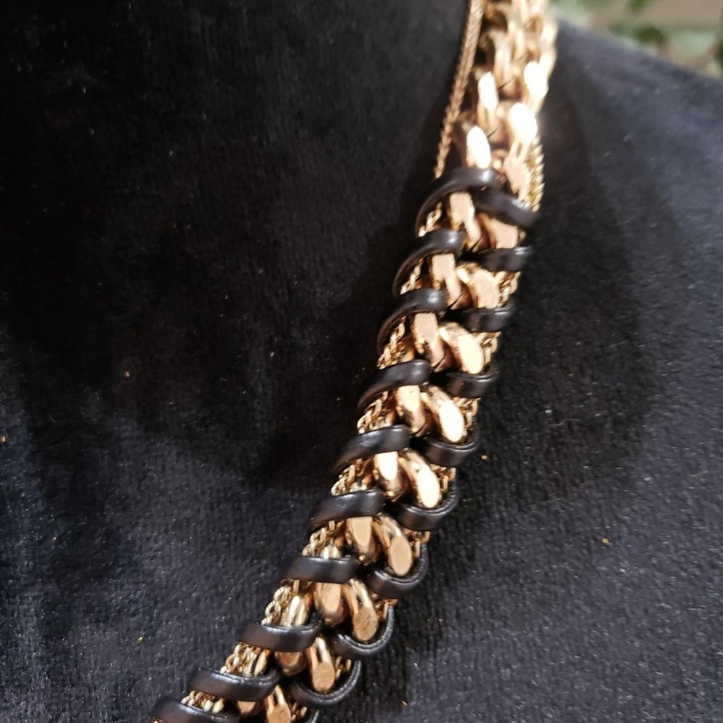 Womens Fashion Chain Link Leather Wrap Gold Tone Collar Necklace Lobster Clasp