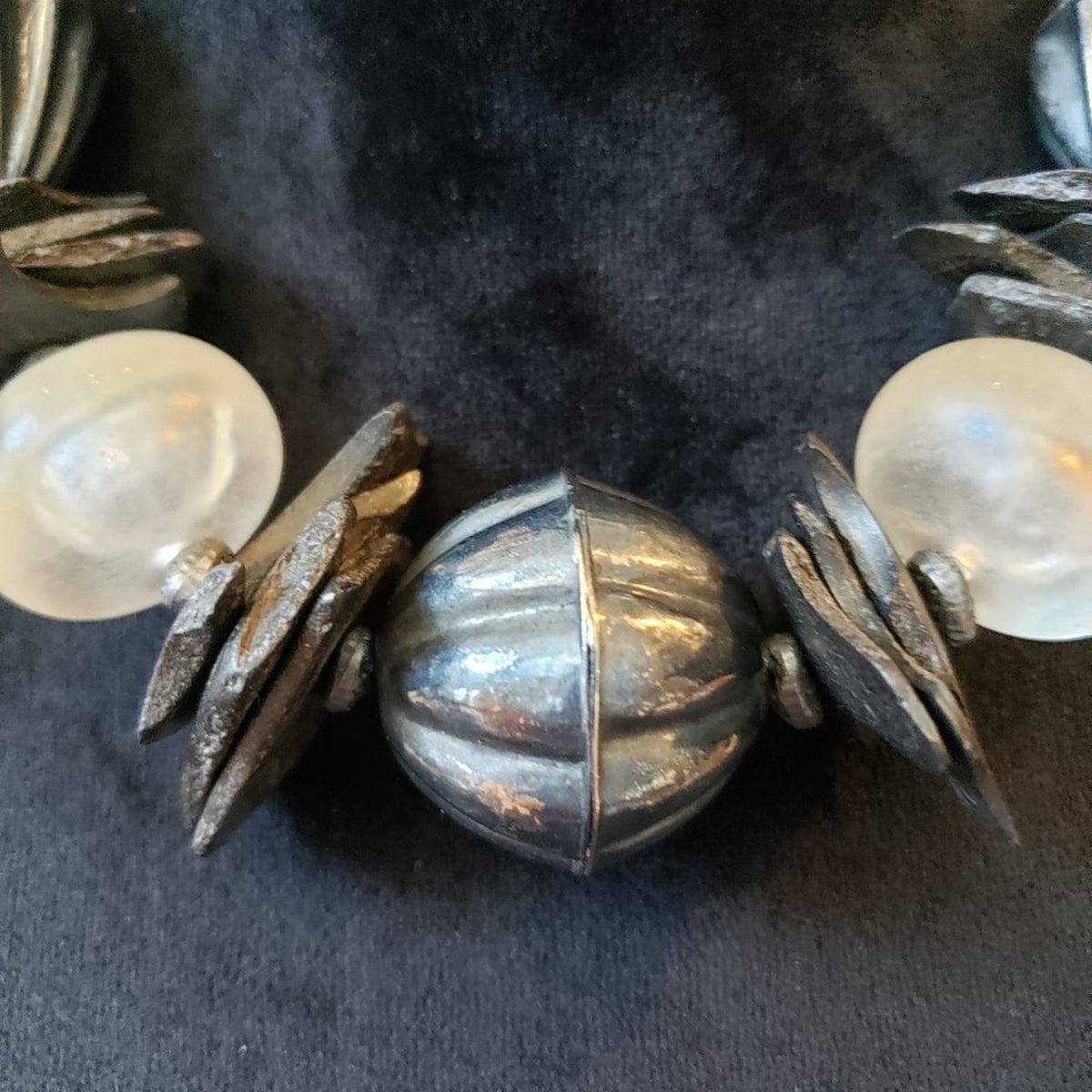 Womens Fashion Silver Plated & Large Balls Collar Necklace with Barrel Clasp