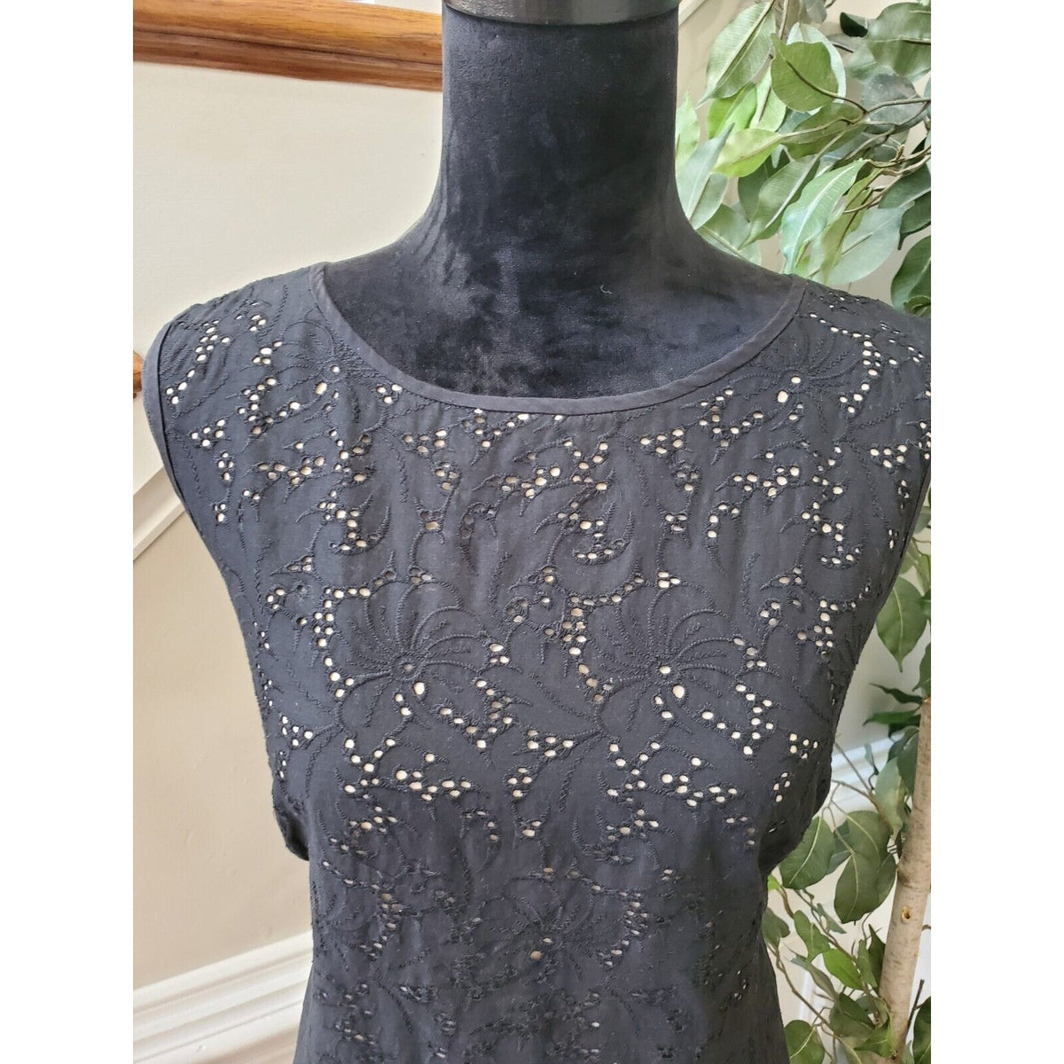 Loft Women Black Floral Polyester Round Neck Sleeveless Knee Length Dress Size 8