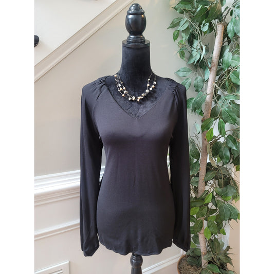 Cabi Top Women's XS Black Long Sleeve V Neck Stretch Pullover Blouse Knit