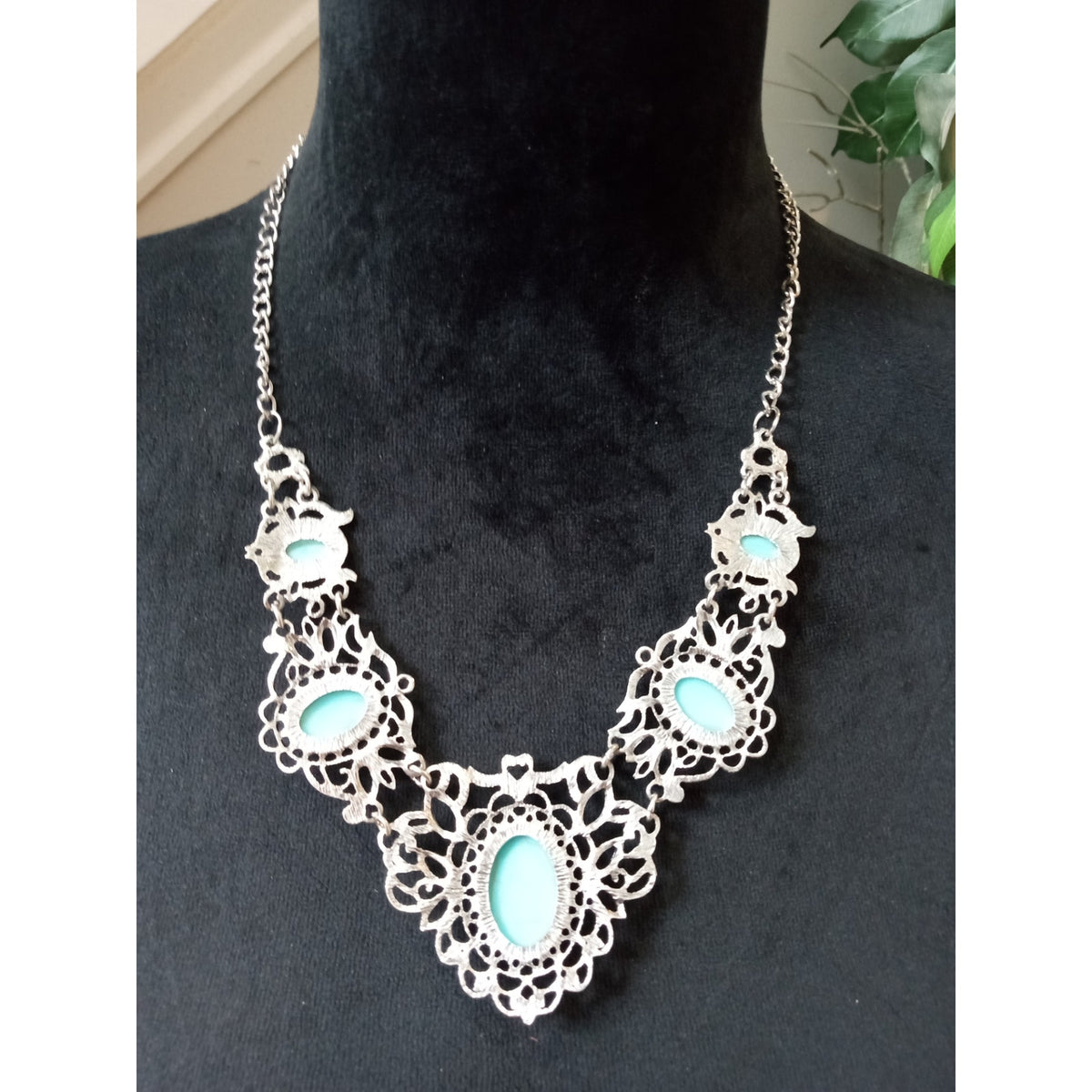 Vintage Silver Tone Filigree Turquoise Cabochon Statement Bib Necklace