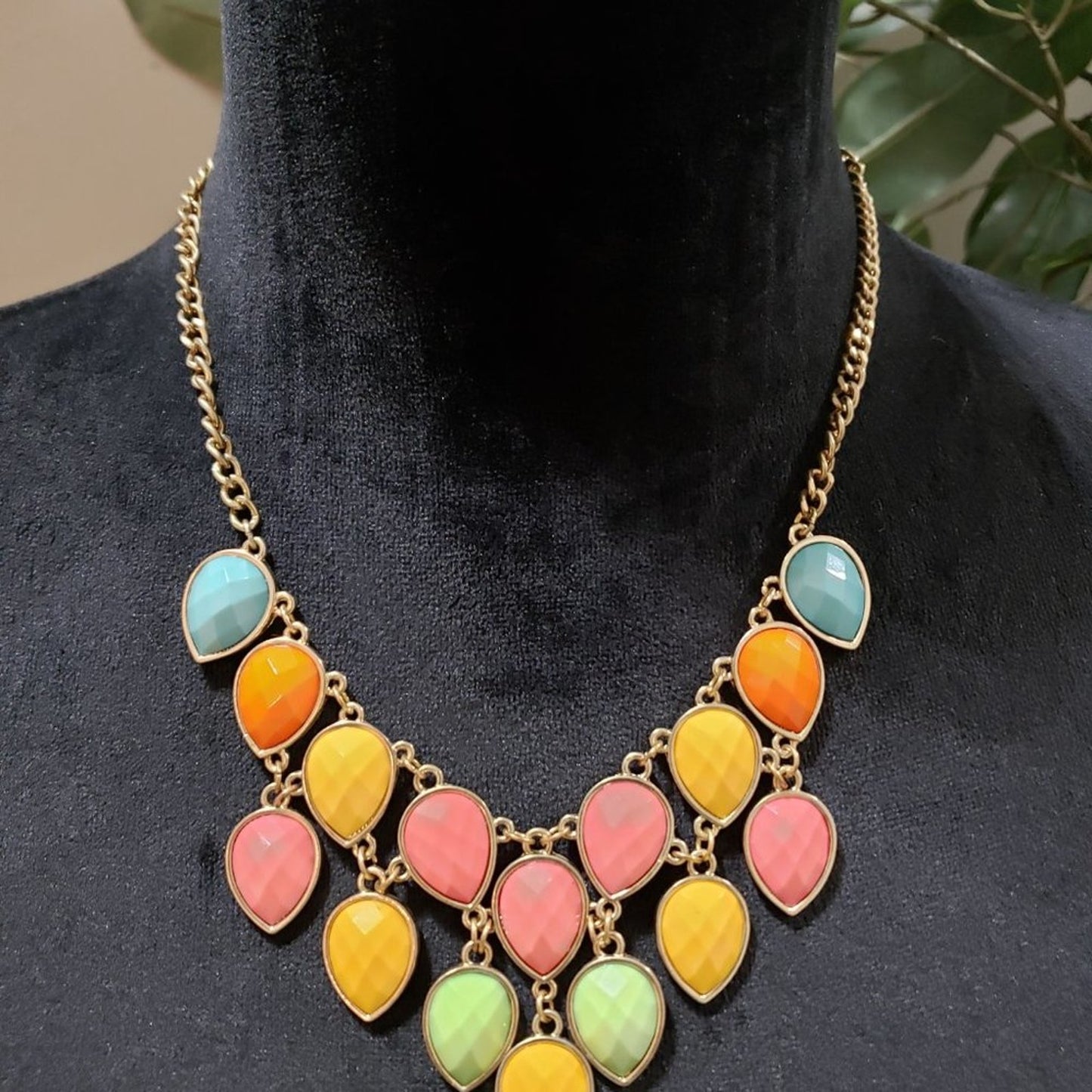 Womens Fashion Multicolor Faceted Teardrop Collar Necklace with Lobster Clasp