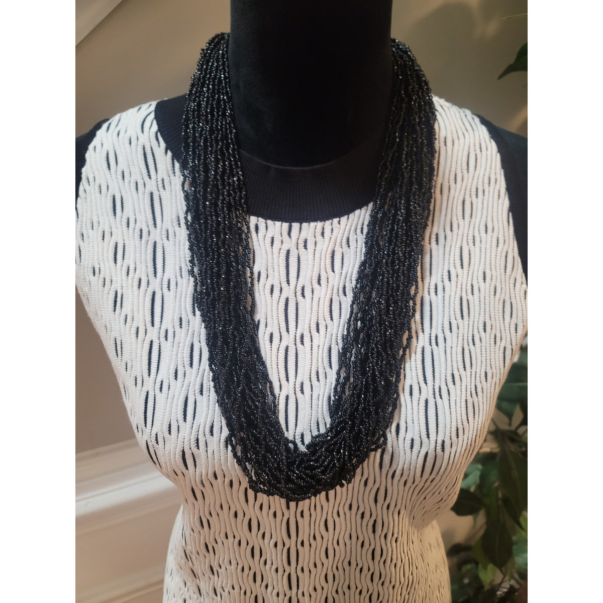 WHBM Sweater Tank Women's SZ XL White/Black Geometric Crew Neck Back Zipper
