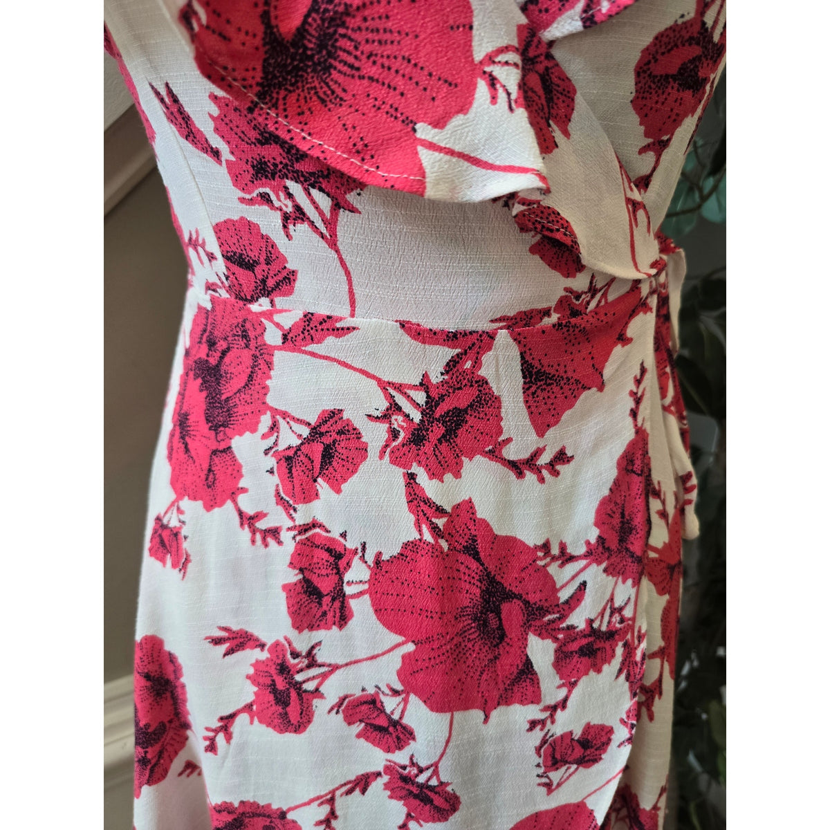 Free People Wrap Dress Women's SZ XS Ivory Floral Flutter Sleeves Surplice Neck