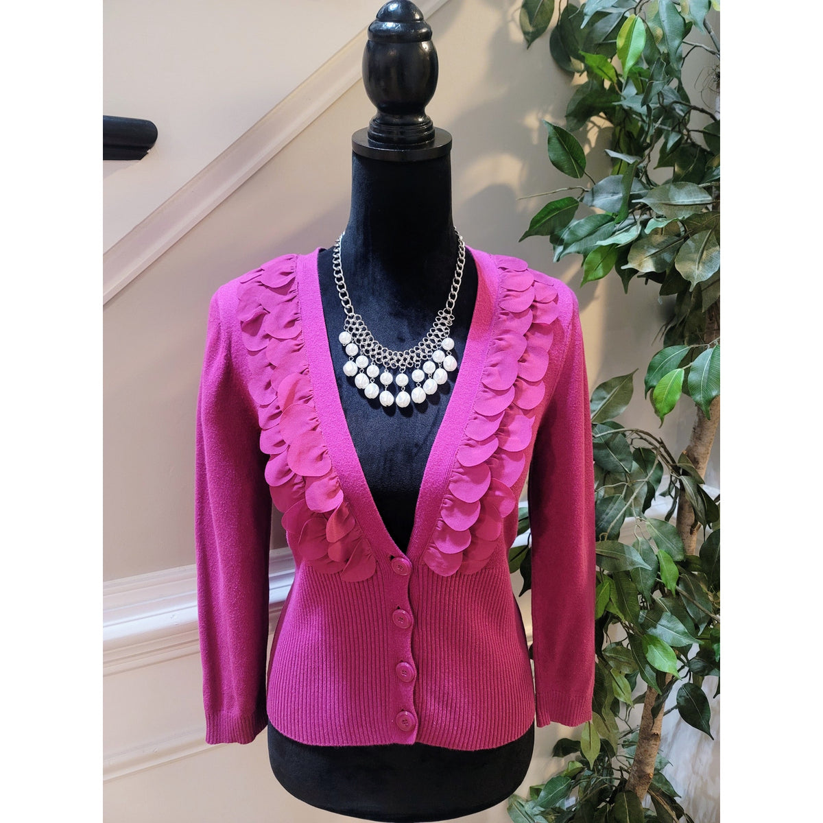 Nine West Cardigan Sweater Women's Small Pink Ribbed Petal Trim V-Neck Button