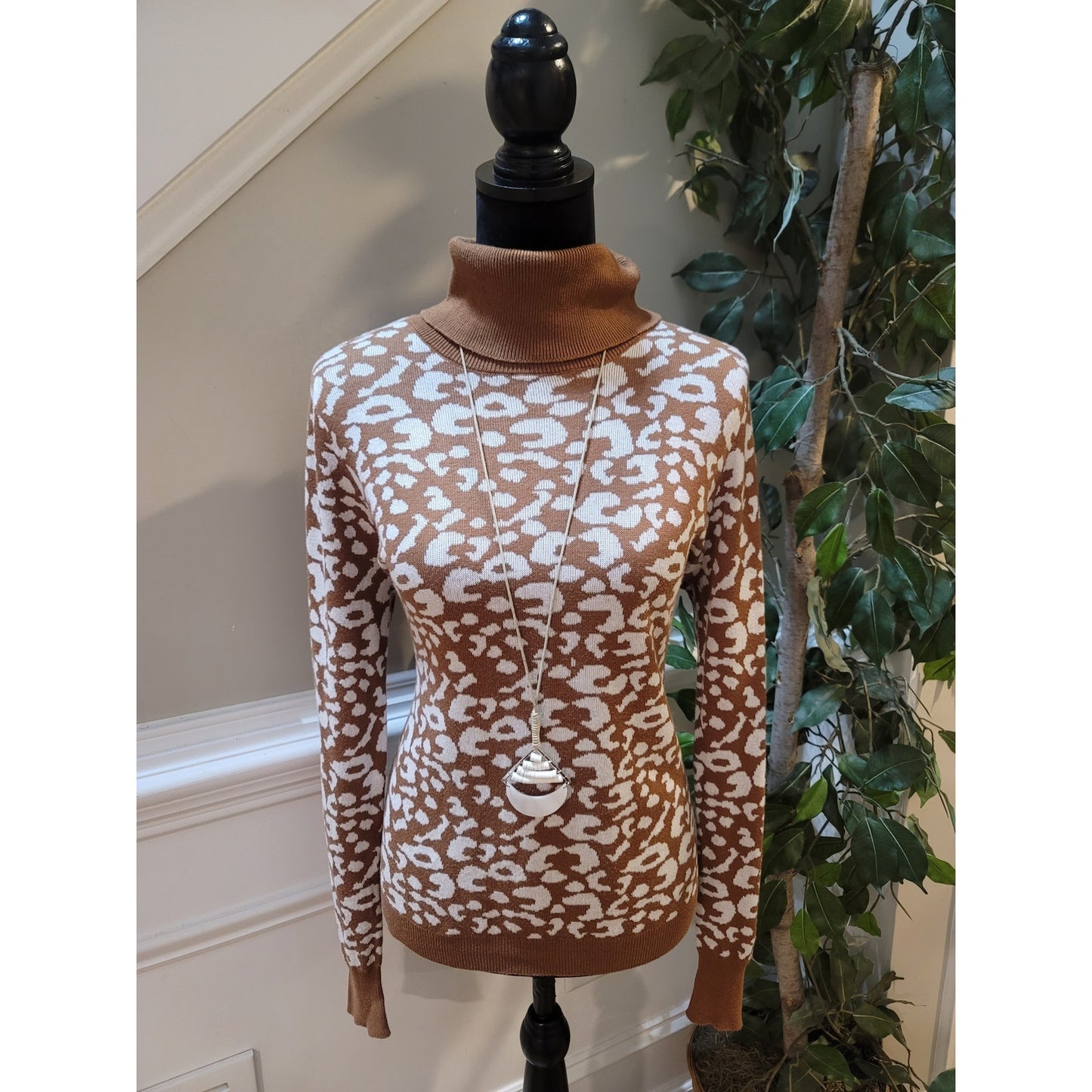 14th and Union Turtleneck Sweater Women S Brown White Leopard Print Long Sleeve