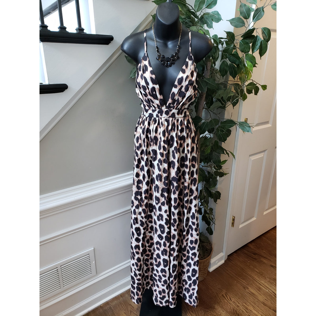 SHEIN Long Maxi Dress Womens Size 2 Black & Beige Leopard Plunge Neck Sleeveless