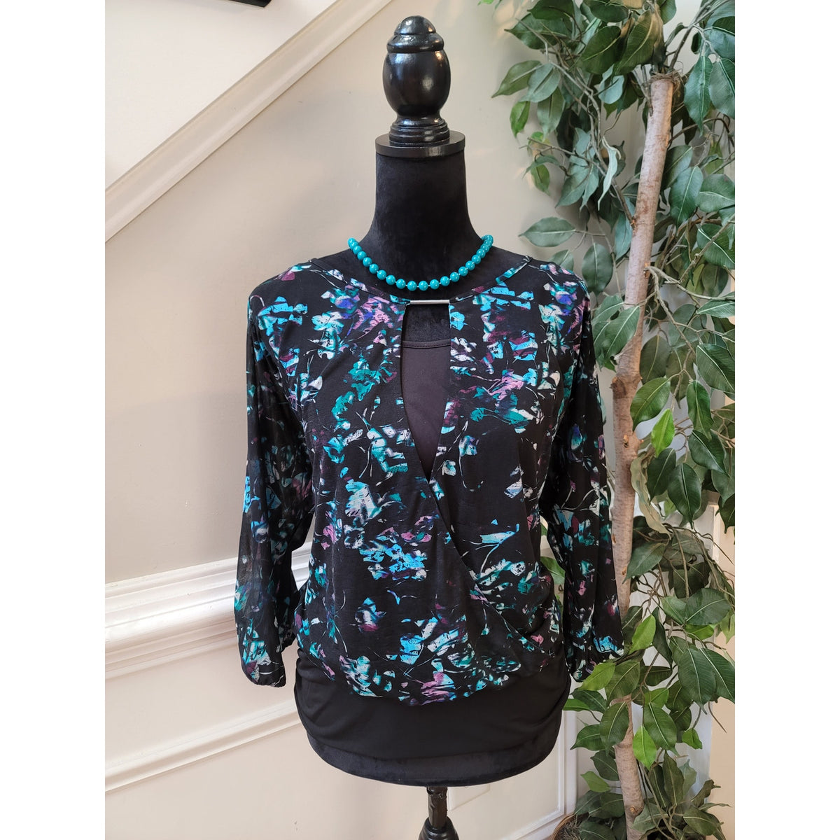 Jennifer Lopez Blouse Women's Medium Black Multicolor Floral Print Long Sleeve