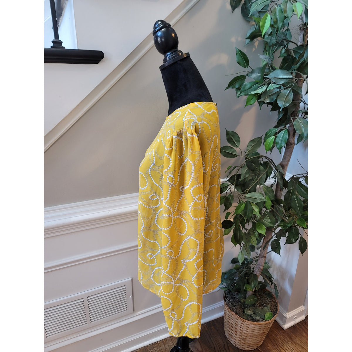 A .New Day Blouse L Yellow White Pearl Chain Crew Keyhole Long Sleeve Pullover