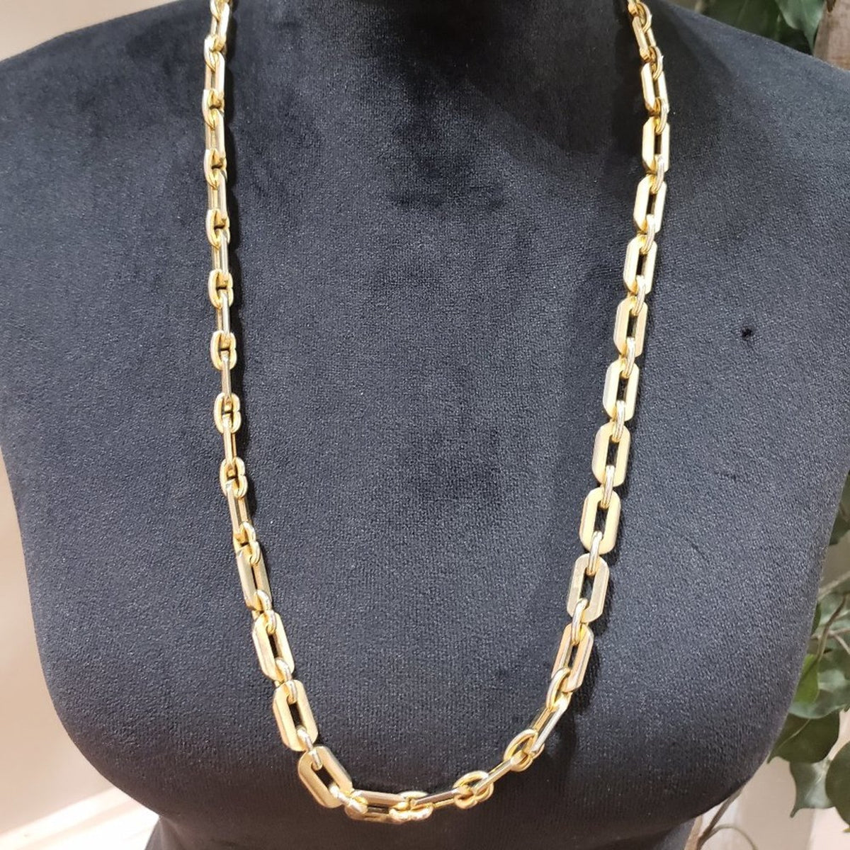 Women Fashion Elegant Gold Tone Rectangle Link Chain Necklace with Lobster Clasp