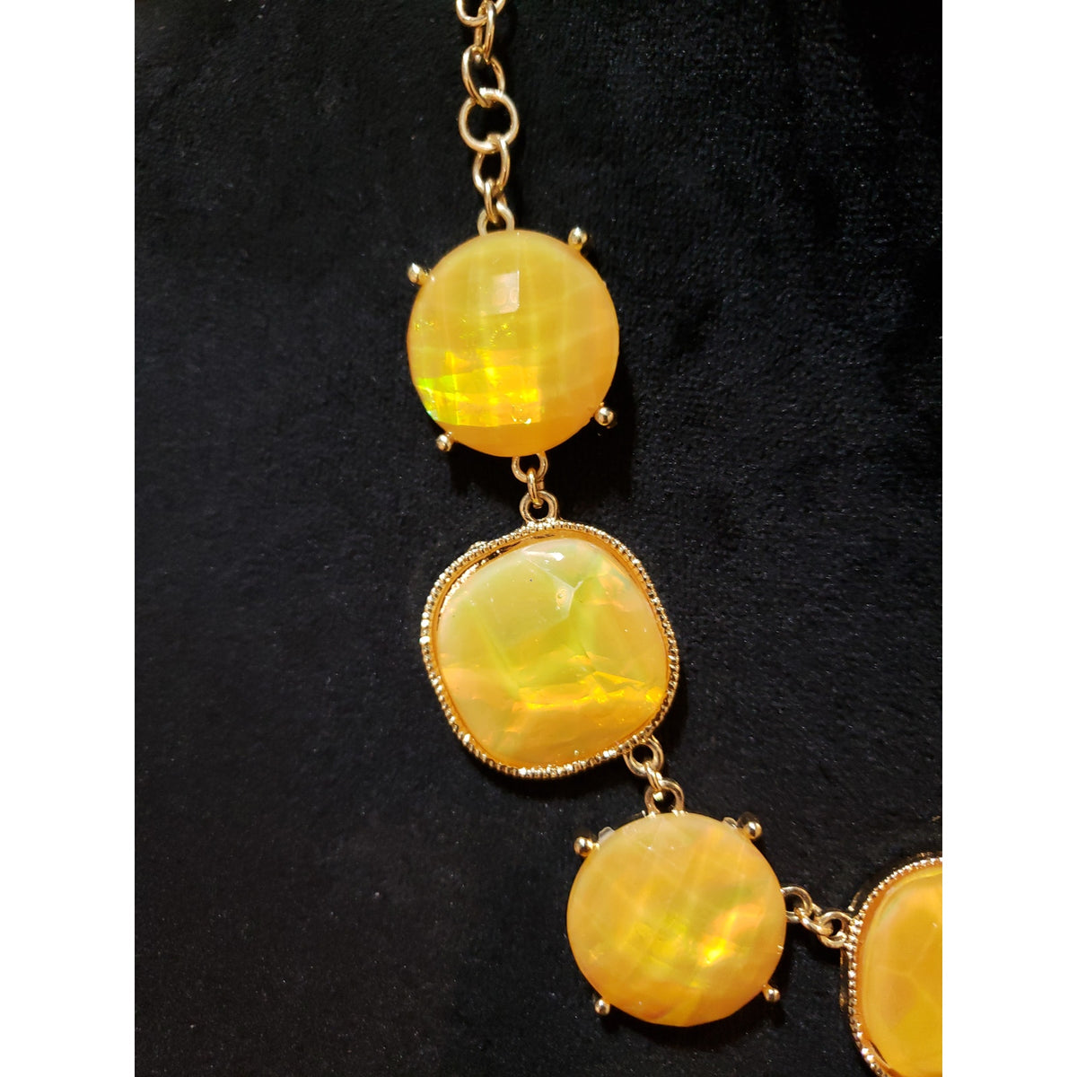 Women Faux Yellow Opal Lucite Stone Faceted Gold Tone Chain Bib Necklace
