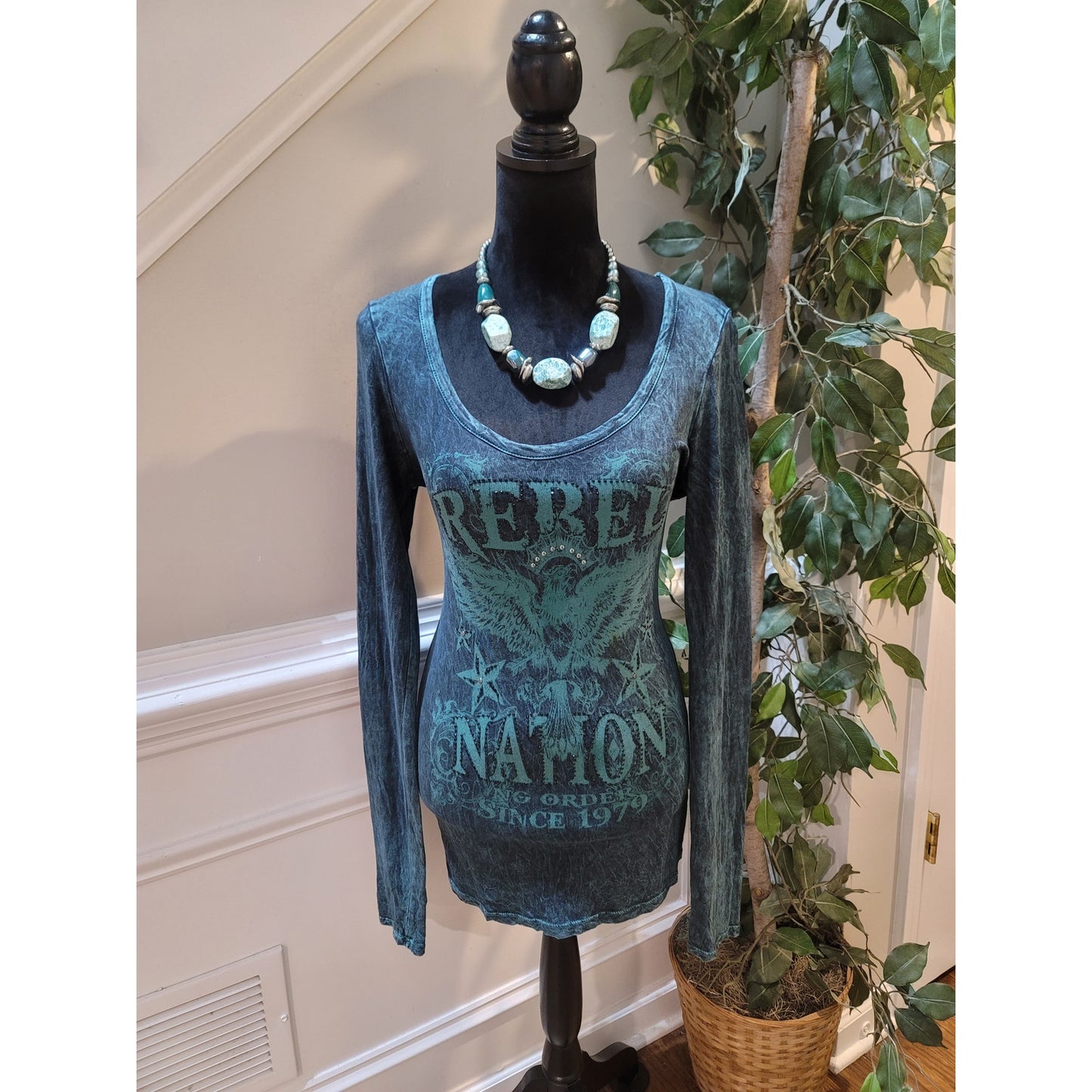 Daytrip Women’s Medium Blue Rebel Nation Graphic Long Sleeve Burnout Tee Shirt