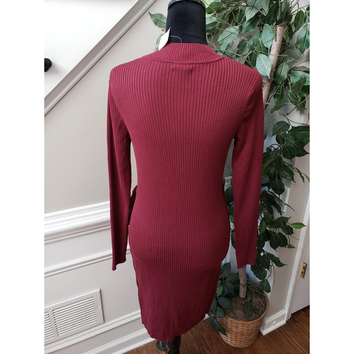 Questions Wrap Dress Women's Size 1X Burgundy Ribbed Cutout Mock Neck Tie Waist