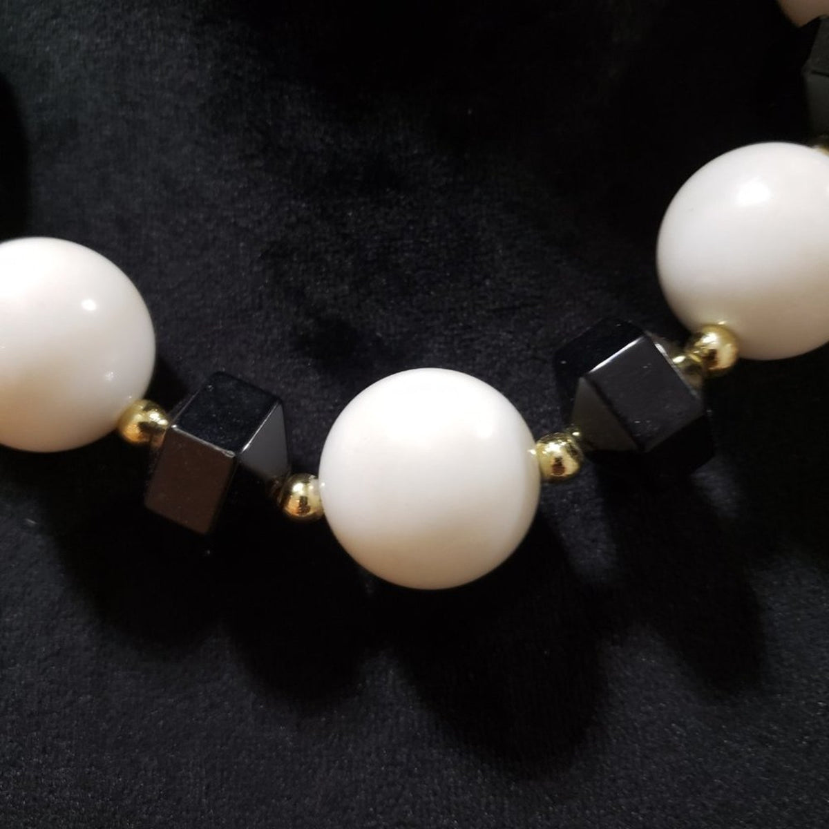 Womens Fashion Black Stone Freshwater Pearl Beaded Necklace with Lobster Clasp