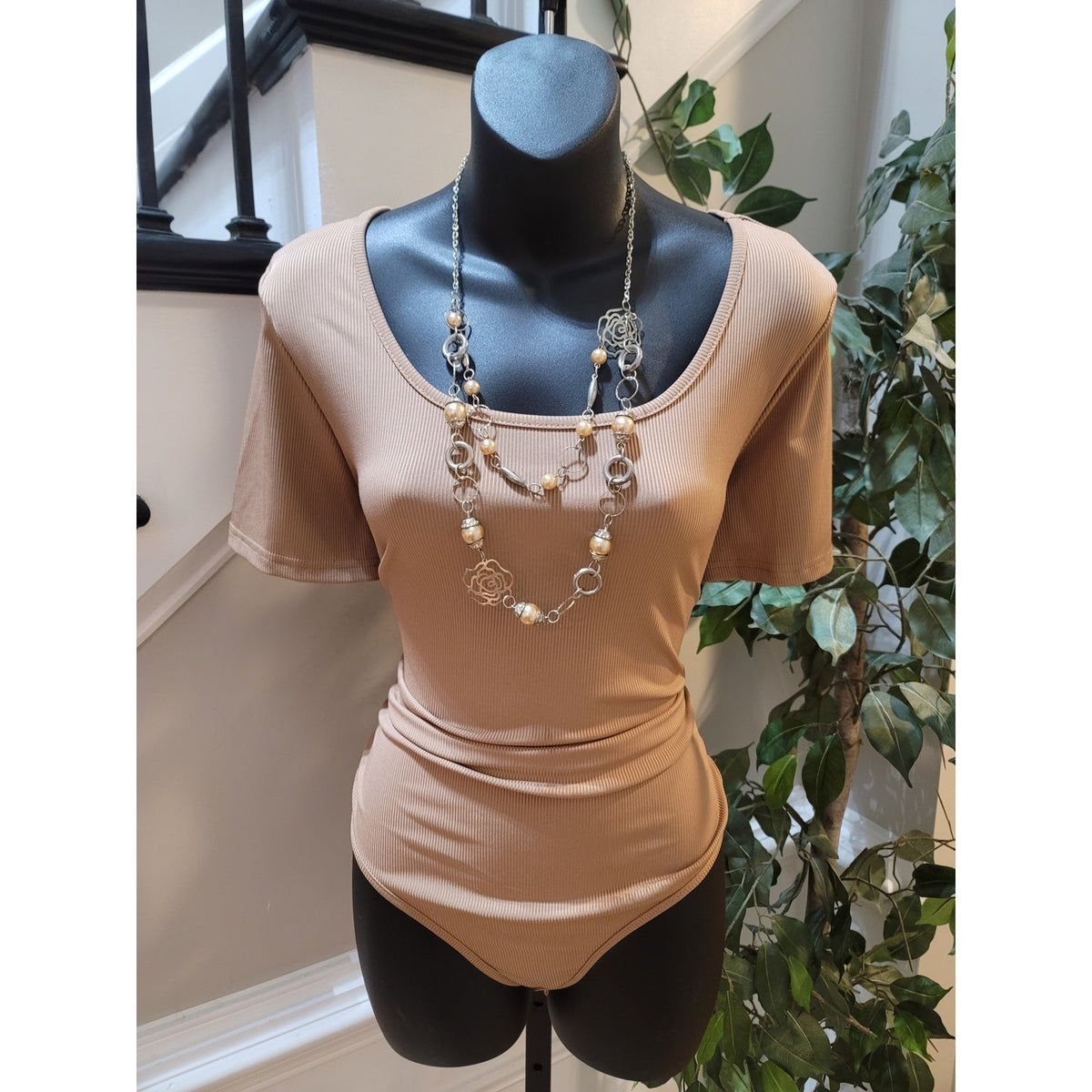 Yozy Bodysuit Set Women's Size 14 Tan Ribbed Short Sleeve Drawstring Scoop Neck