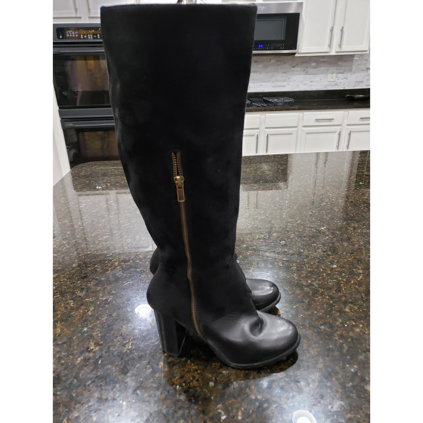 Leila Stone Tarah Boots Women Size 8 Black Leather Round Toe Block Heel Side Zip