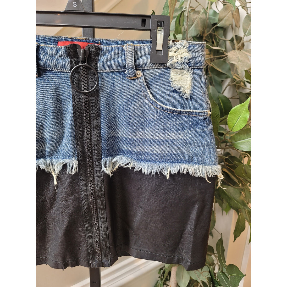Signature Mini Skirt Womens Small Blue/Black Denim Faux Leather Fringe Zip Front