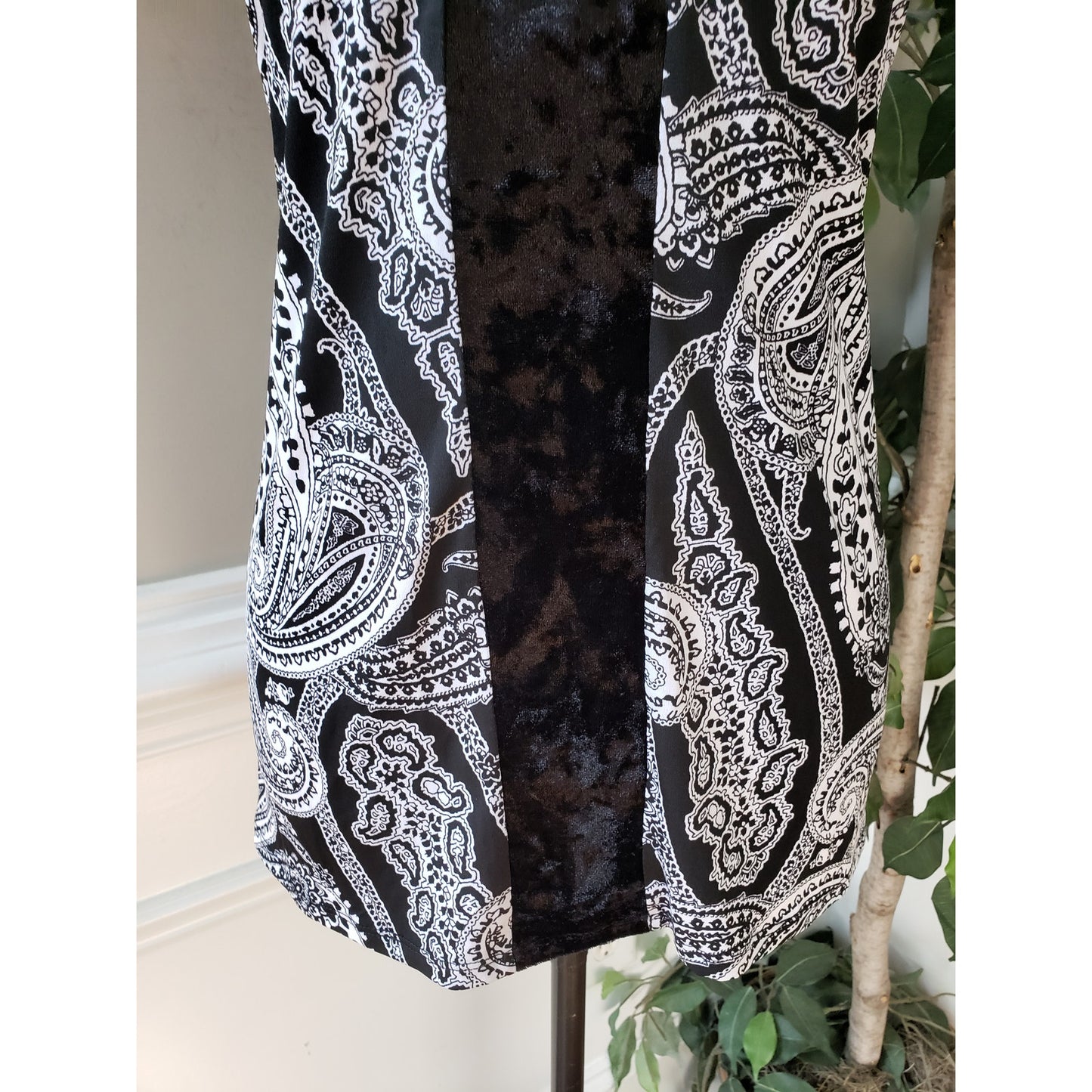 Adele & May Blouse Top Womens XL White Black Paisley Velour Trim Keyhole Neck