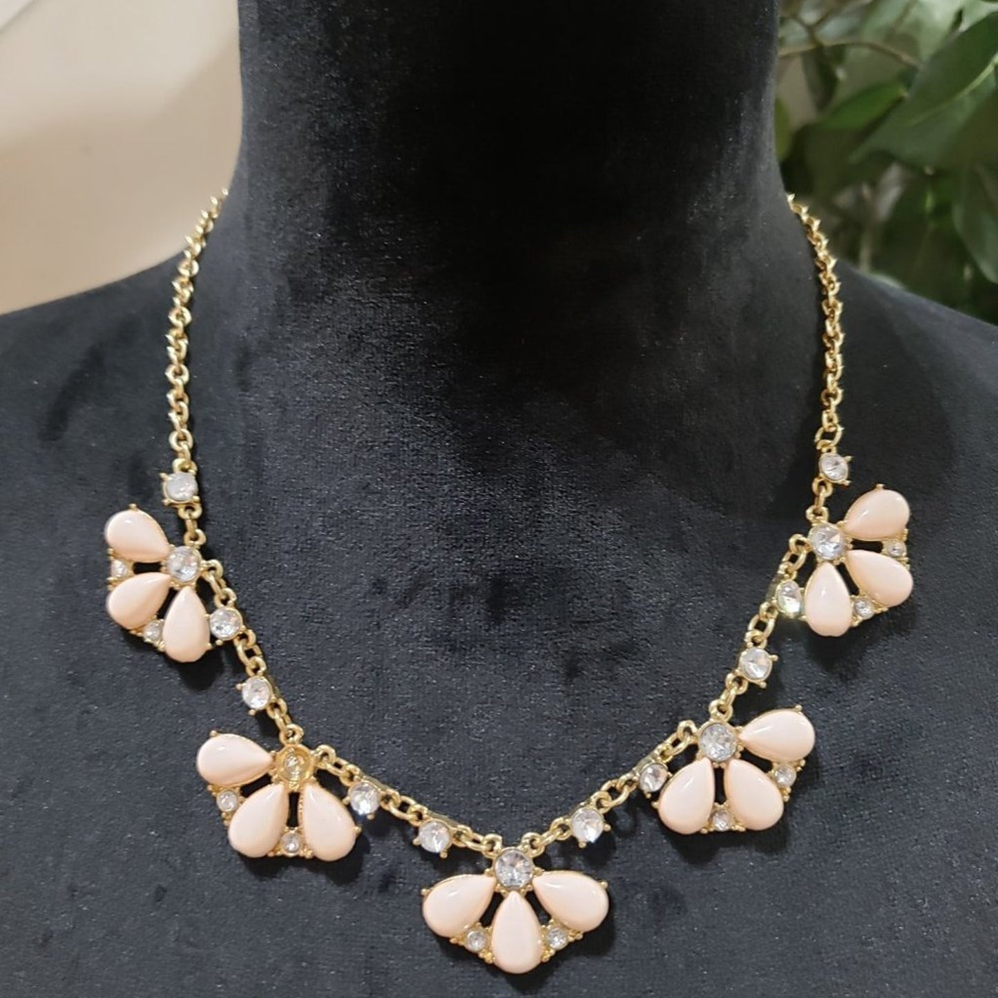 Women Fashion Pink Gemstone Floral Clear Crystal Rhinestone Statement Necklace