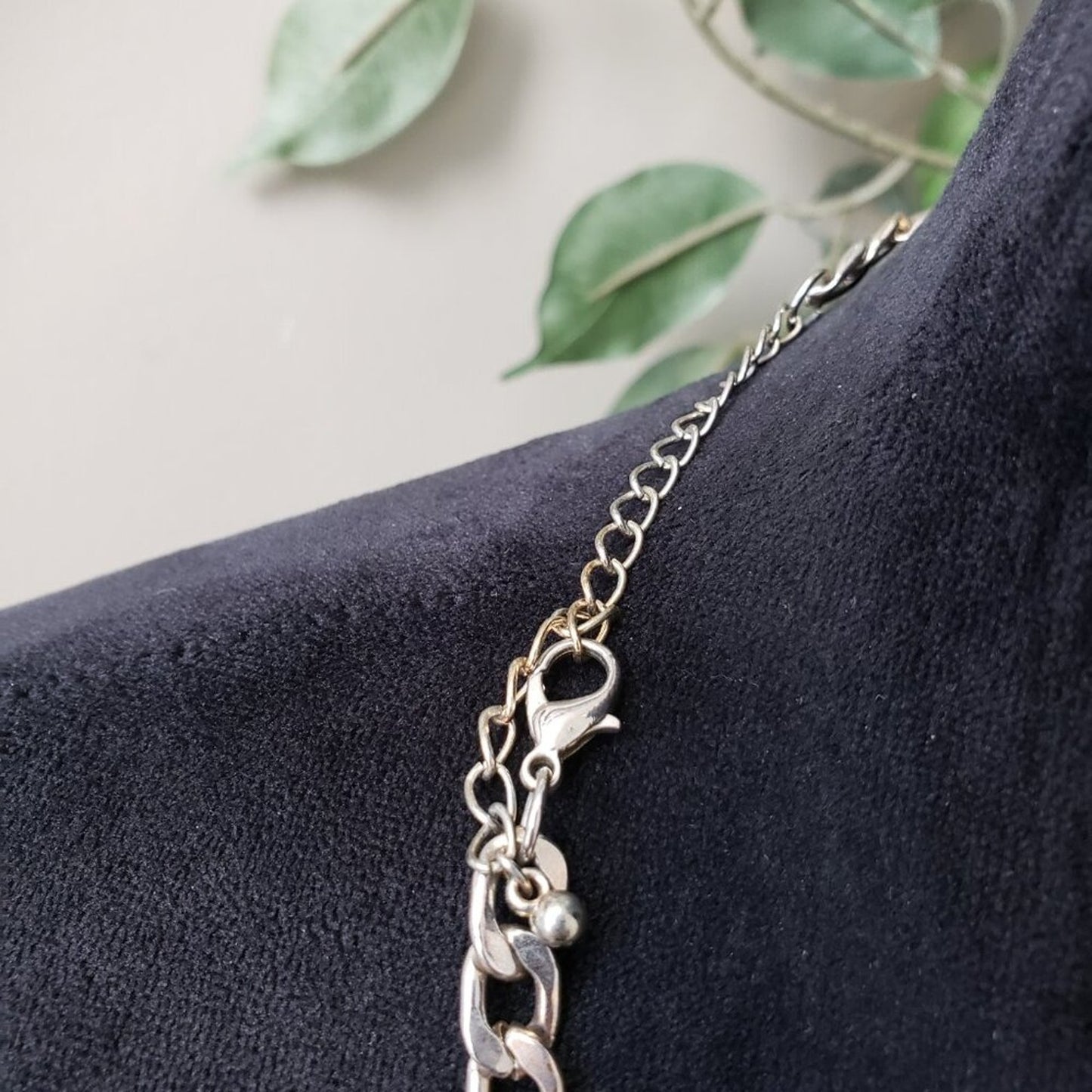 Women Black Elegant Crystal Teardrop Stone Statement Necklace with Lobster Clasp