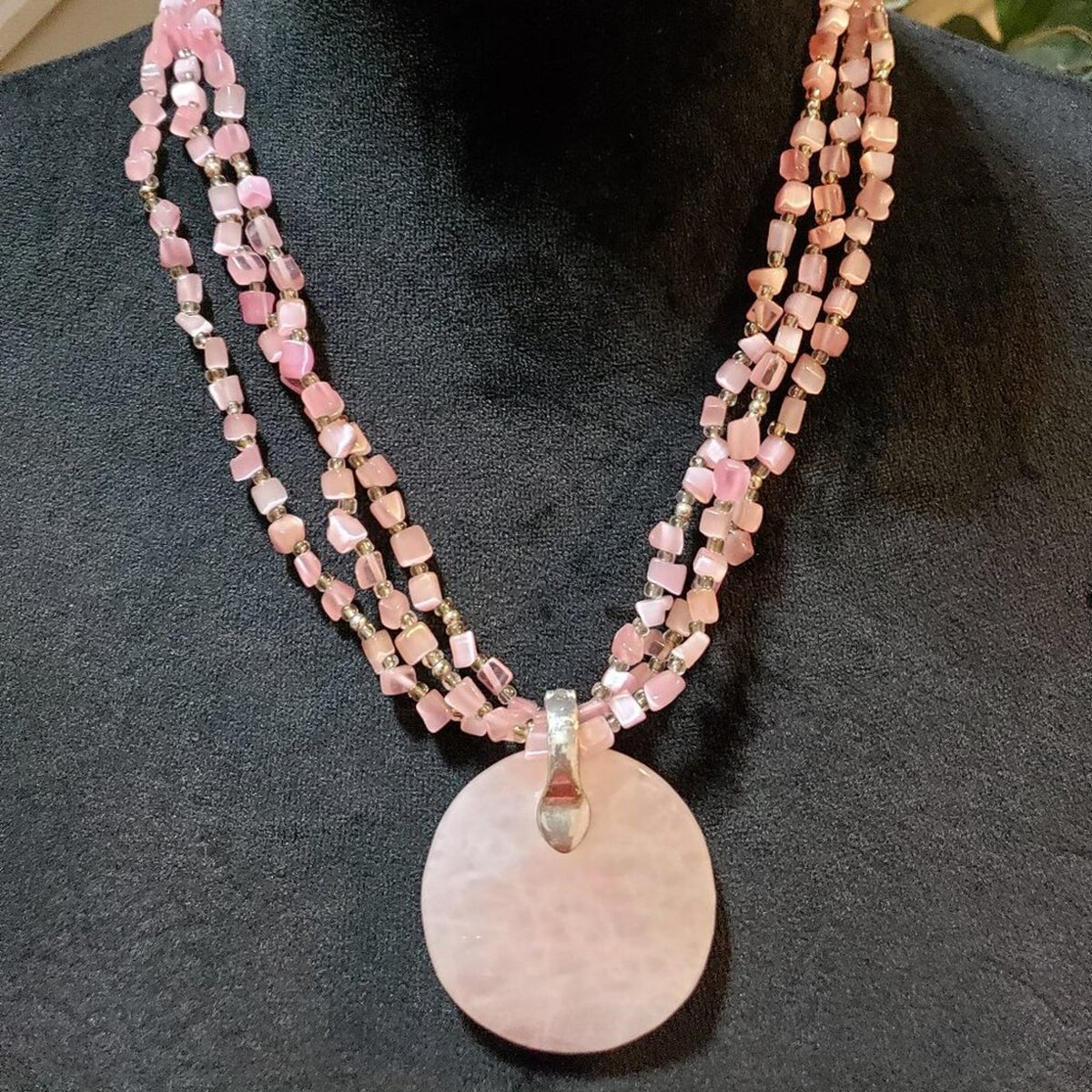 Womens Fashion Rose Quartz Statement Pendant Necklace Jewelry with Lobster Clasp