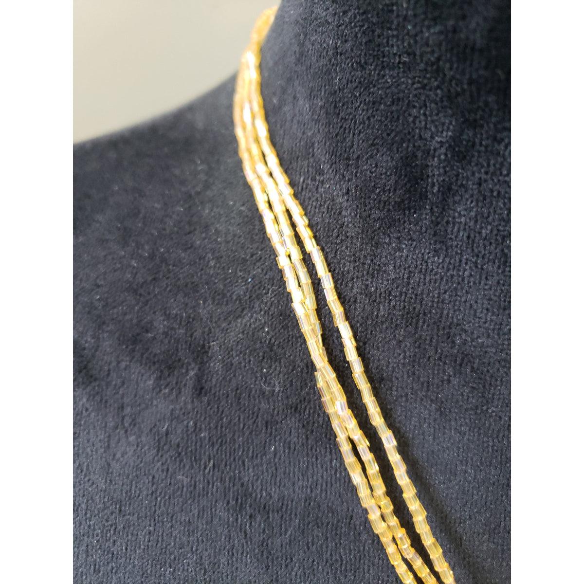 Women Vintage Yellow Beaded Necklace with Mother of Pearl Pendant and Tassel