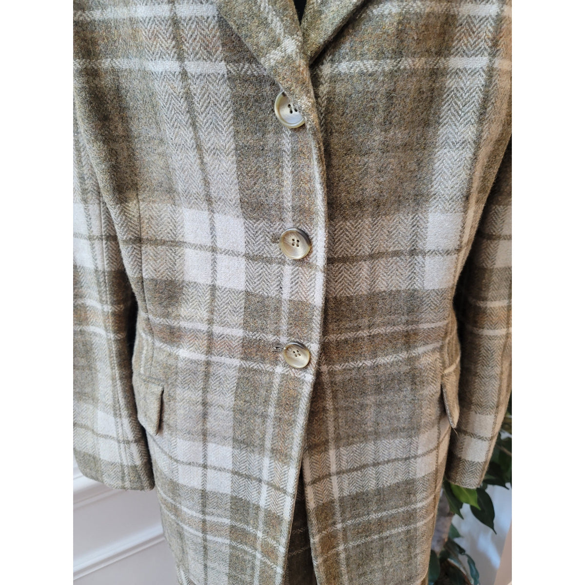 Jones New York Skirt Suit Women's SZ 16W Olive Green Herringbone Plaid Blazer