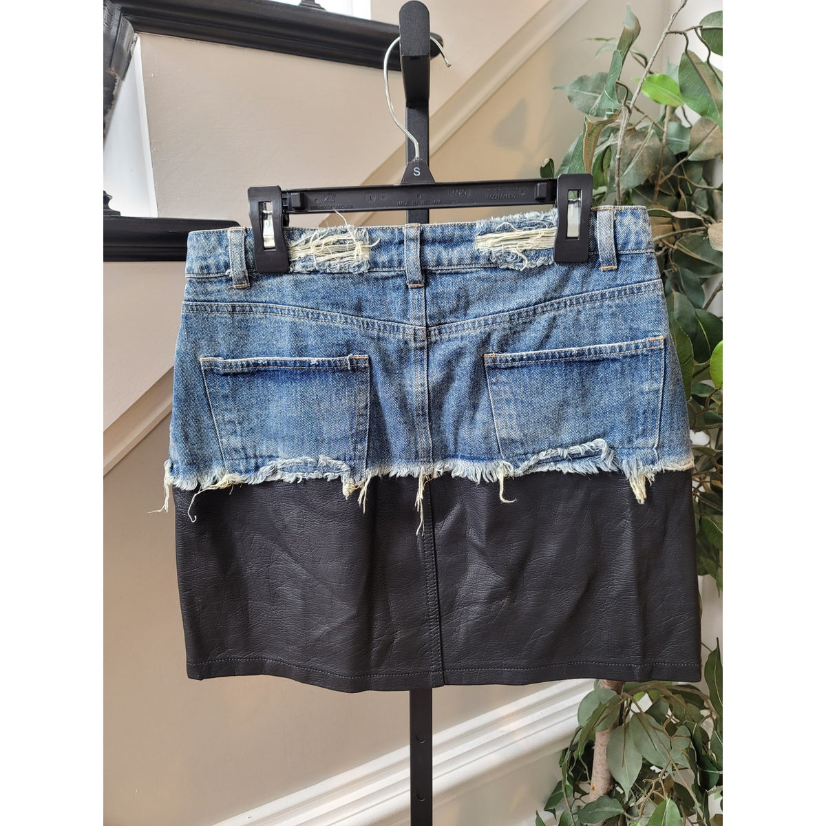 Signature Mini Skirt Womens Small Blue/Black Denim Faux Leather Fringe Zip Front