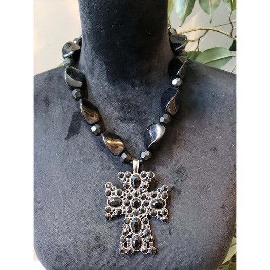 Womens Silver Tone Black Onyx Gemstone Encrusted Crucifix Pendant Necklace
