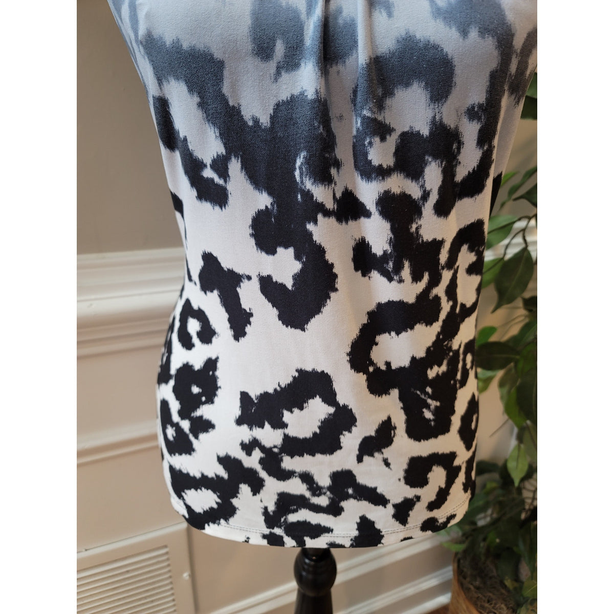 Calvin Klein Blouse Top Womens Small White/Black Animal Print Pleated Round Neck