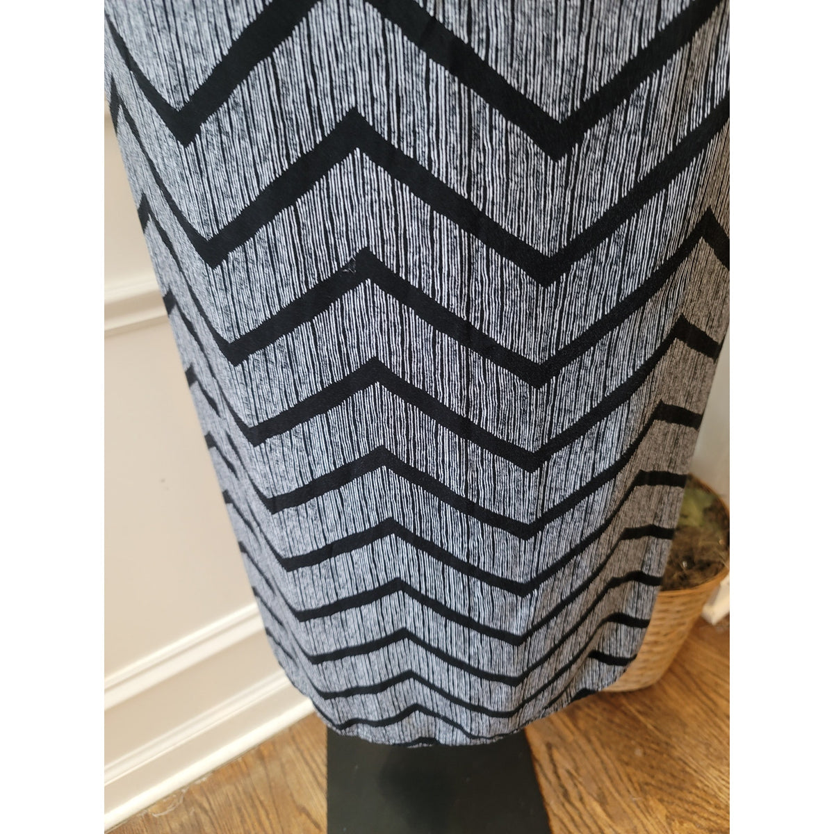 Merona Maxi Dress Women's XS Black White Chevron Striped Scoop Spaghetti Strap