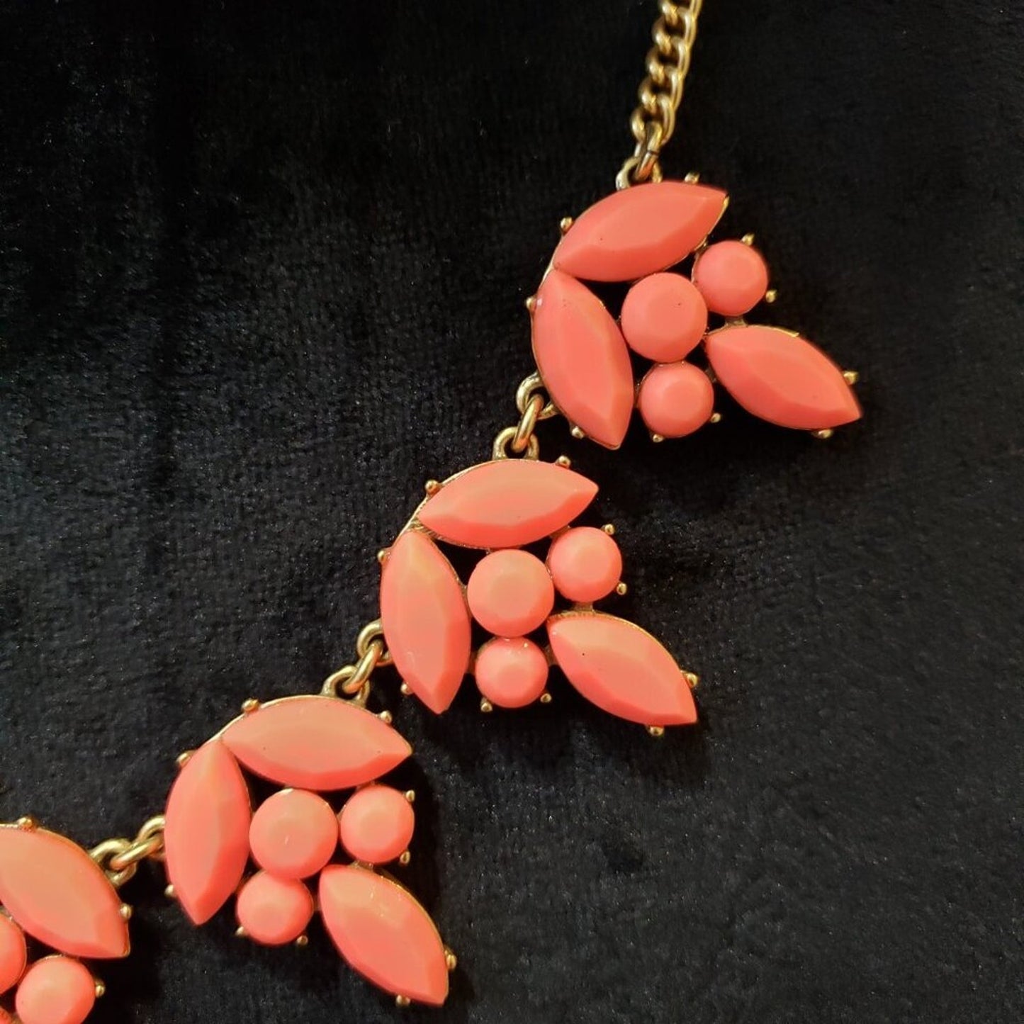 J.CREW Pink Beaded Necklace Womens Fashion Statement Jewelry with Lobster Clasp
