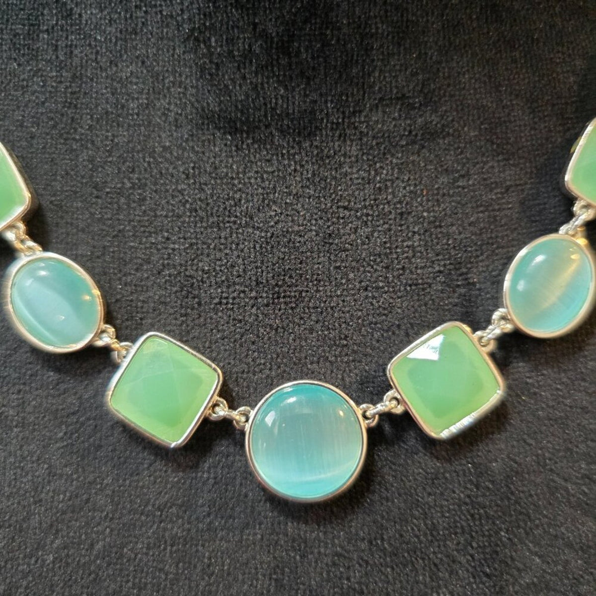 Liz Claiborne Womens Green Crystal Beaded Necklace Jewelry with Lobster Clasp