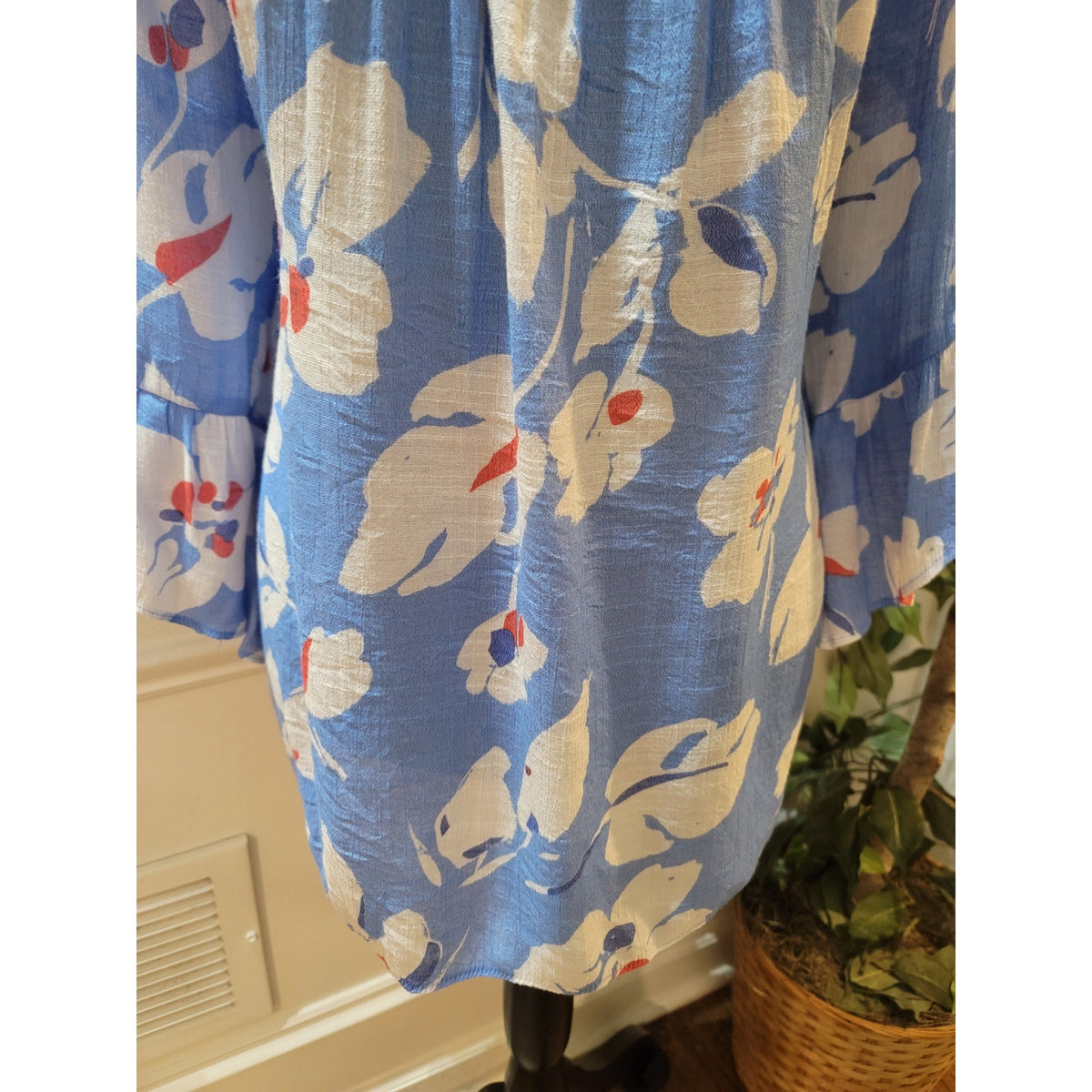Zac & Rachel Blouse Women XL Blue White Floral Smocked Square Neck Flared Sleeve
